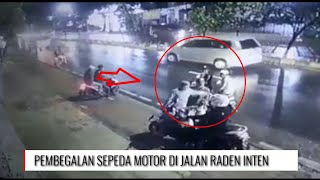 Detik - detik Driver ojol di begal di duren sawit Terekam CCTV