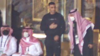 لحظة دخول عبدالرزاق حمدالله لملعب الجوهرة وتحية الجمهور ورد التحية 👏🤝 #الاتحاد_الاتفاق