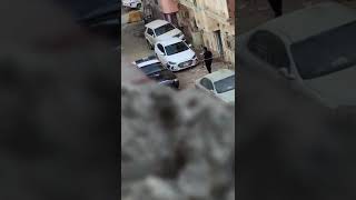 افراد الدوريات الأمنية يفتحون مركبة بالقوة...Just Me