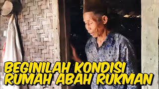 Suasana rumah di pelelosok pedesaan