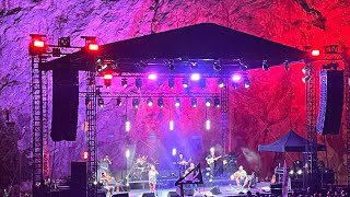 Τακούνια για καρφιά live Ιουλία Καραπατάκη 02/09/2024 θέατρο Βράχων