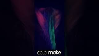 Spray para cabelo Colormake - Aplicado, efeito final na luz negra