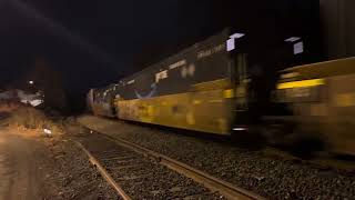 CSX 3025 ES44AH leads a late CSX I032 through Piscataway w/ CSX 5500 ES40DC “spirit of Cincinnati”