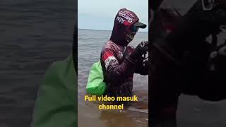 Dua kali lempar langsung strike