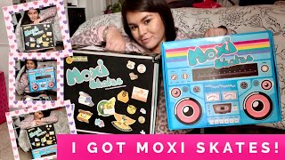 I GOT MOXI SKATES!! (unboxing)