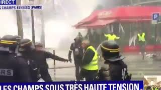 Un Gilet jaune âgé a été tabassée sur les champs Elysées cet après-midi ! Il n’était pas violent