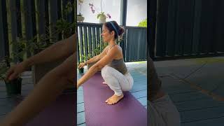 Postura de yoga para mejorar la digestión y estabilidad mental