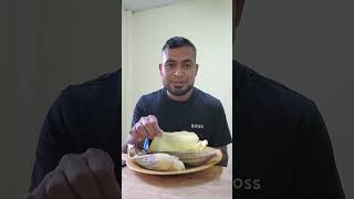 comiendo tamal de elote, san juan mixtepec juxtlahuaca región mixteca de oaxaca