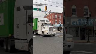 Kenworth Truck gives a nice horn salute at Dunellen,NJ with a LOUD jake brake!