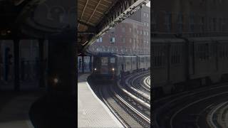 Low-V Vintage Subway on the Elevated