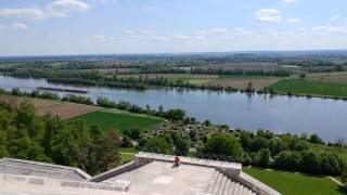 Вальхалла (зал славы) Германия, Бавария. Вид на реку Дунай