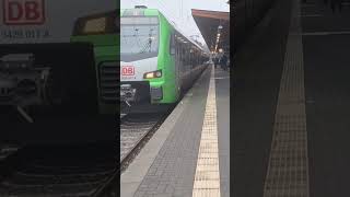 S9 nach Recklinghausen Hbf am Wuppertaler Hauptbahnhof Gleis 4 Abfahrt 12:23