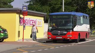 Konec zaclánějících autobusů v Třeboradicích.