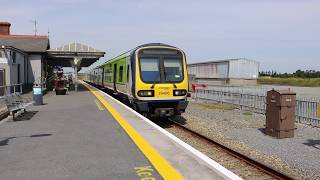 IÉ 29406 departing from Wexford