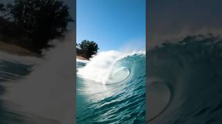 🤯 this shorebreak looks like pipeline!!