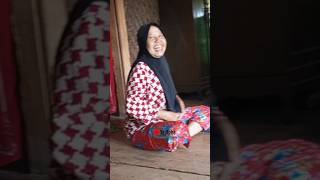 Si Umi Tinggal Berdua Di Rumah Terpencil Tawa Bahagia #shortvideo #kampungterpencil