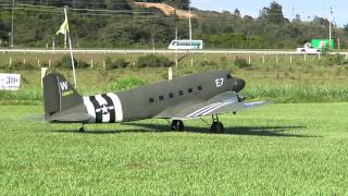 Douglas  C-47 Ziroli pruebas de motores