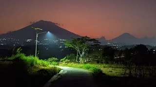 Beginilah suasana malam Di Desa di Lereng Gunung selamet Cara ruat banyu di Desa Tertinggi