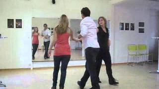 Salsa Cubana con 2 mujeres- cor.1.wmv