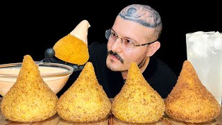 #525 ASMR COMENDO COXINHA DE FRANGO COM MUITO MOLHO.