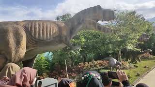 Menjelajah 5 zona Jurassic Park di Dino Park