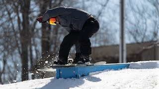 Snowboarding on features tricks