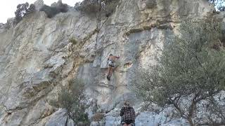 Totem 5c+, VI Tırmanıcı: Burçin Ay  İzmir Kaynaklar Kaya Tırmanışı Rock Climbing Turkey