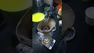 membuat kopi susu menggunakan v60 #shorts  #streetcoffee #kopisusu #v60