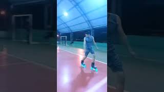 Role de patins na quadra