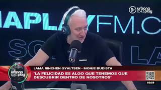 Monje budista en @perroscalle de @urbanaplayfm explicando el valor de ejercitar tu mente.