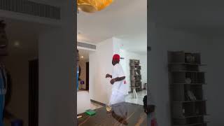 Seems this is davido’s favorite song these days 😅😅 the way he is doing the dance 💃 correctly…💯💯