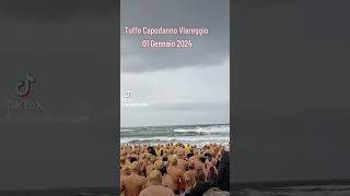 Tuffo di Capodanno a Viareggio 2024! C'era il generale Roberto Vannacci! 01Gennaio 2024, ore 12:00!