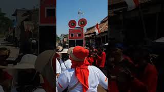 Kuda renggong PUTRA SAKA di bendung pasukan joget #karnaval #kudarenggong #kudasumedang