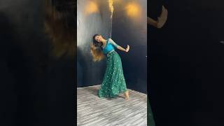 Aaj ki raat dance | Stree 2 | Instagram trending song dance#simmychatterjee #trending #dance #shorts