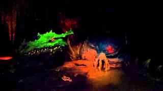 Disneyland Paris 2013 - La Tanière du Dragon/Dragon under the Castle/La tana del drago HD