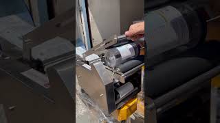 Semi auto labelling machine || #reels #viralvideo #trending #artist #love #satisfying