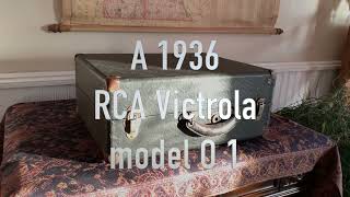 1936 RCA Victrola O-1 Portable Playing Gene Austin's "My Blue Heaven" on Victor 20964