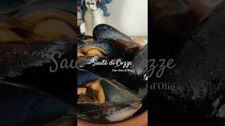 Sauté di Cozze ...e il pane si inzuppa di rito!! 🦪 #duegiridolio #marcorapo #mediterraneo #food