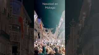 spettacolo di luci natalizie in calle Lario a Malaga