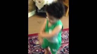 Kid dancing Gangnam Style - funny kid video