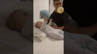 😻Ne distram cu un 🎈Funny baby playing with balloon!!!!!!!!Baby laughing a balloon 💞💞💞