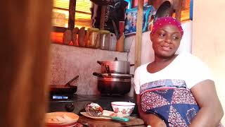 how my daughter offer to help me in the kitchen @mariam oyiza