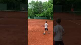 Big fight 🏆🔝😂 Niklas 9 against his sister 11 @the_kochta_tennis_family