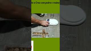 Fazendo Cruz com pedra e resina epóxi