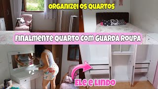 ORGANIZAÇÃO DOS QUARTO O GUARDA ROUPA NOVO JÁ ESTA MONTADO MUDEI MÓVEIS DE LUGAR