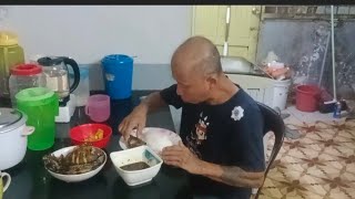 MAKAN DALAM KEADAAN MATA YANG TIDAK NAMPAK // SEMAKIN TERUK GAIS //