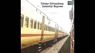 Trichy-Trivandrum Intercity Express Crossing Guruvayur-Chennai Express || Train No. 02627