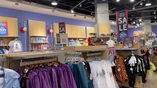 (Now Closed) Disney Store - Woodfield Mall Tour