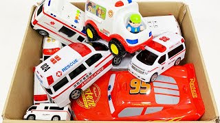 救急車のミニカーが走る！緊急走行！サイレン鳴る☆ Ambulance minicar run run! Siren sounds on the slope