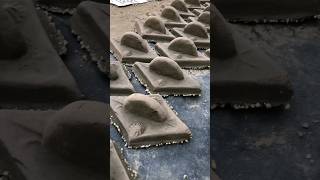 मिट्टी का foot scrubber कैसे बनता हैं || mittikafootscrubber #mittikebartan #mitti #shortsvideo